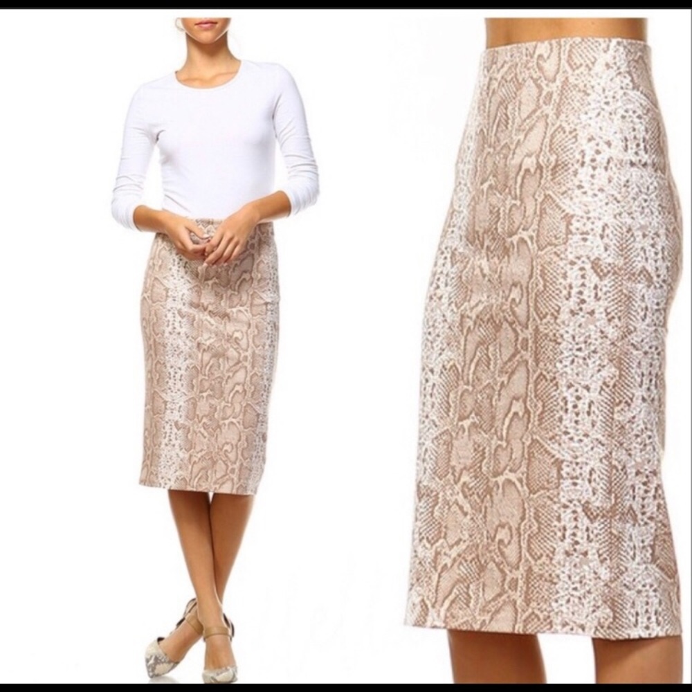 ♥️ 1 left S ♥️🎉Anthropologie Snake Pencil Skirt - Picture 4 of 6